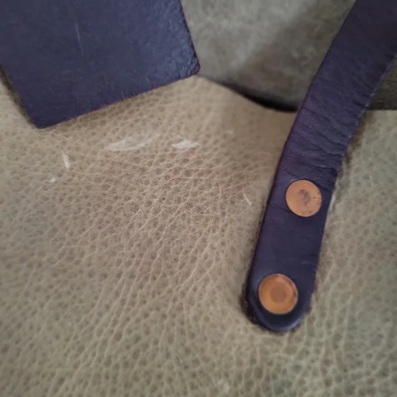 KMM &Co Leather Tote - Picture 4 of 6